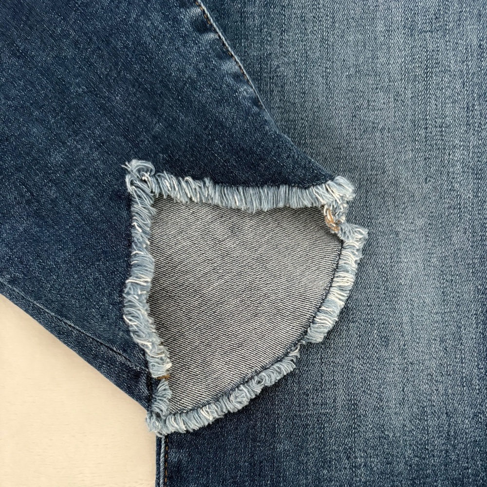 Chico's Medium Wash Raw Hem Ankle Stretch Jeans Size 8R (1R) Slim Fit